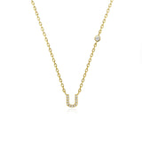 Kamenný náhrdelník s písmenem