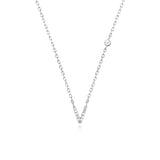 Kamenný náhrdelník s písmenem